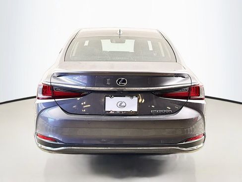 Used 2020 Lexus ES 300h Ultra Luxury image 6