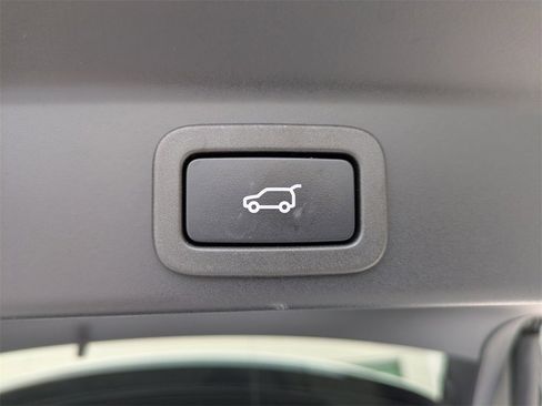 Used 2022 Jaguar F-PACE S image 14