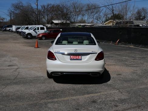 Used 2017 Mercedes-Benz C 300 4MATIC Sedan image 4