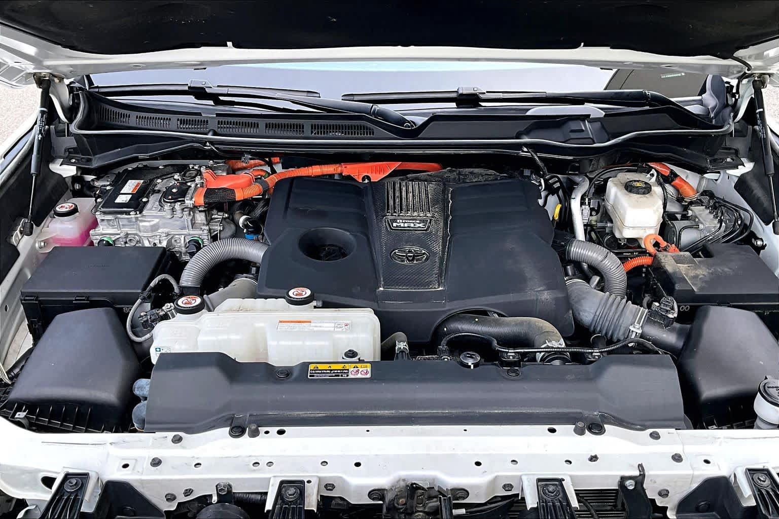 Used 2024 Toyota Tundra Limited AWD/4WD image 30