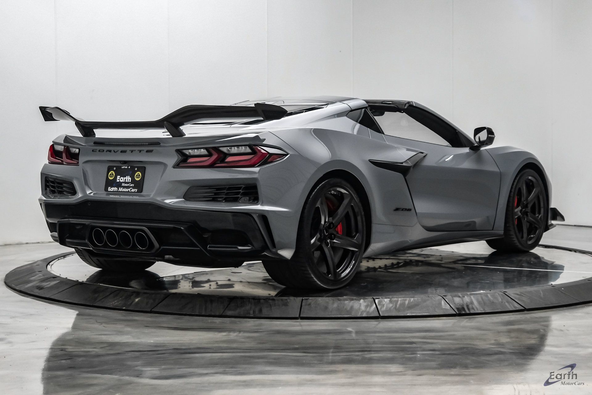 Used 2025 Chevrolet Corvette Z06 w/ Z07 Performance Package RWD image 24