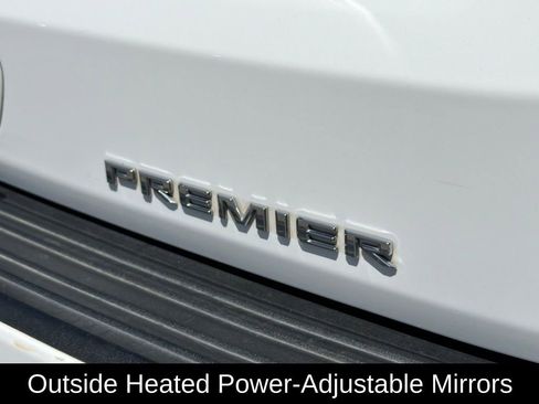 Used 2023 Chevrolet Suburban Premier image 7