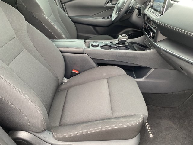 Used 2025 Nissan Rogue S AWD/4WD image 11