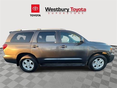 Used 2018 Toyota Sequoia SR5 image 6