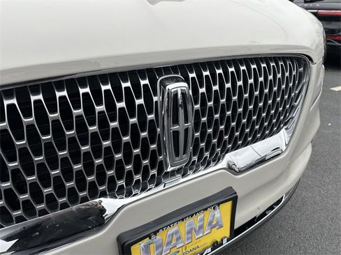 Certified 2022 Lincoln Aviator AWD w/ Premium Package image 10