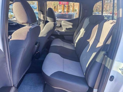 Certified 2023 Toyota Tacoma TRD Off-Road image 21