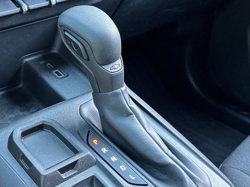 Used 2024 Chevrolet Colorado W/T image 21