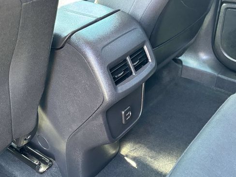 Used 2024 GMC Terrain SLE FWD image 23