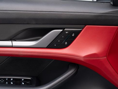 Certified 2022 Porsche Taycan Cross Turismo AWD/4WD image 22