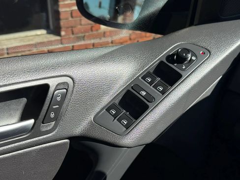 Used 2016 Volkswagen Tiguan S FWD image 23