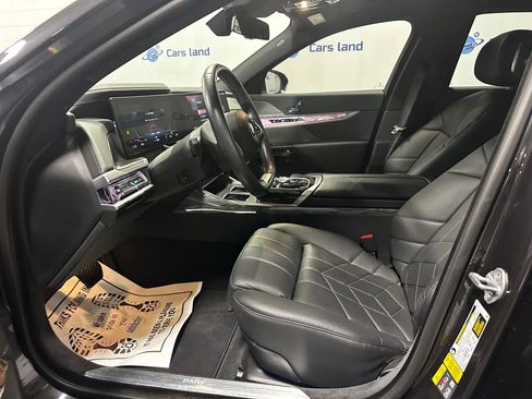 Used 2024 BMW i7 xDrive60 w/ Executive Package image 11