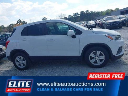 Used 2020 Chevrolet Trax LS w/ Tint and Cruise Package FWD image 25