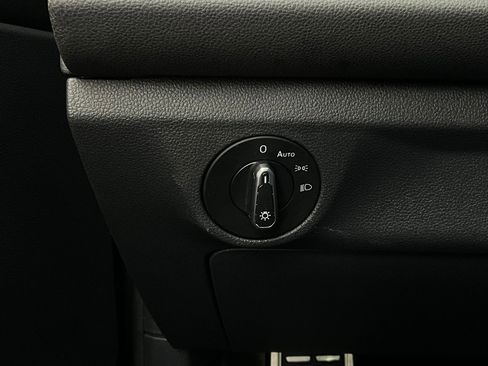 Used 2025 Volkswagen Jetta Sport image 19