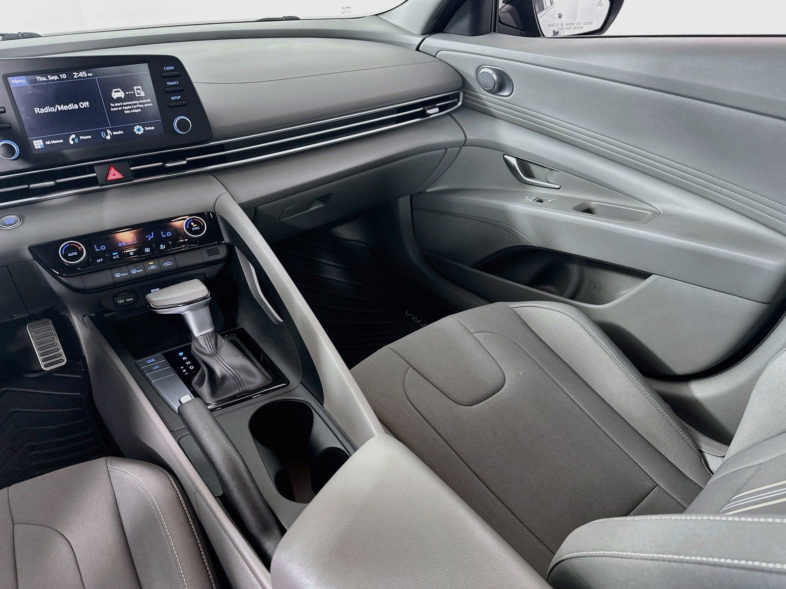 Used 2025 Hyundai Elantra Sport FWD image 21