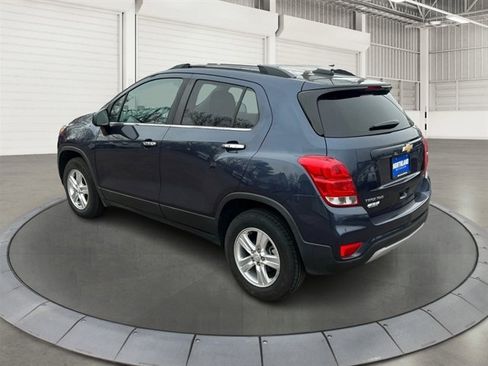 Used 2018 Chevrolet Trax LT w/ LT Convenience Package image 2
