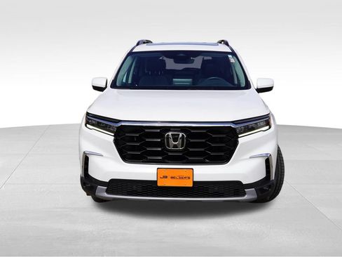 Used 2023 Honda Pilot Touring image 12