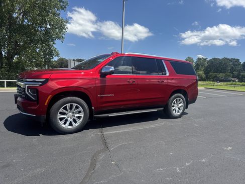 New 2026 Chevrolet Suburban Premier w/ Sun And Tow Package AWD/4WD image 25