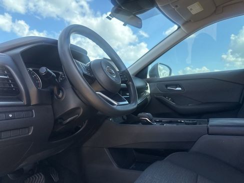 Certified 2021 Nissan Rogue SV image 42