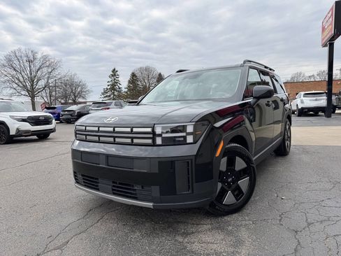 Used 2024 Hyundai Santa Fe SEL image 2