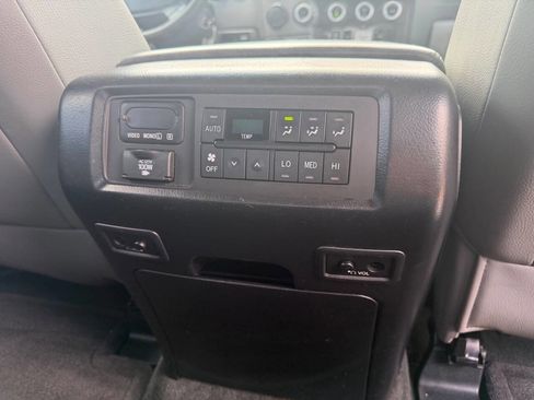 Used 2013 Toyota Sequoia Platinum image 20