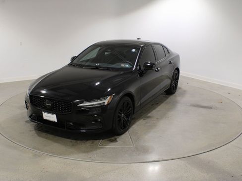 Used 2024 Volvo S60 B5 Plus image 1