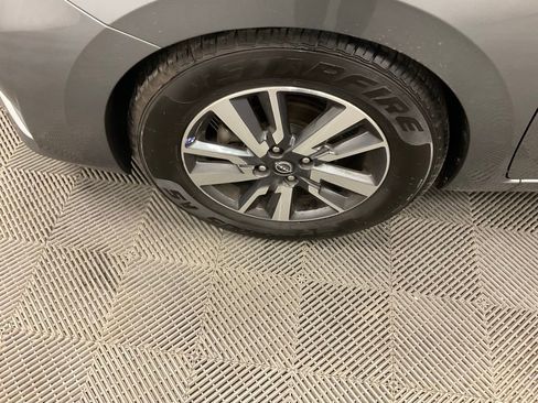 Used 2023 Nissan Versa SV image 12