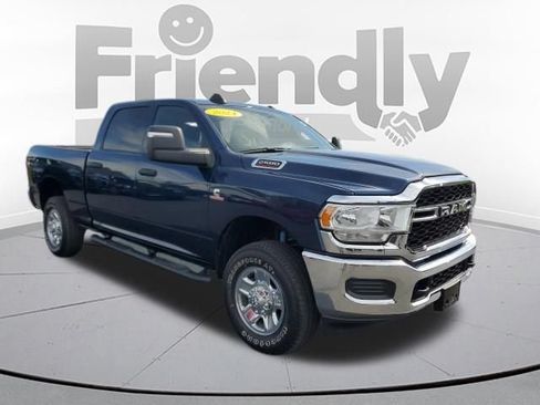 Used 2024 RAM 2500 Tradesman w/ Chrome Appearance Group AWD/4WD image 7