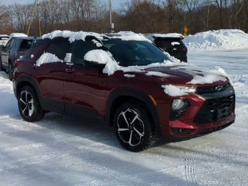 Certified 2022 Chevrolet TrailBlazer RS w/ Sun and Liftgate Package image 2