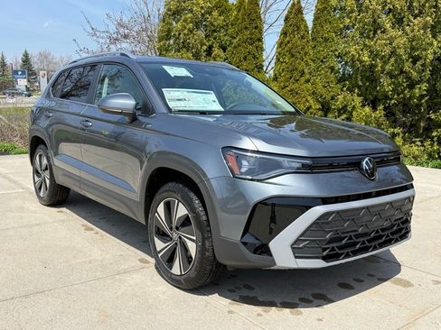 New 2026 Volkswagen Taos SE AWD/4WD image 1