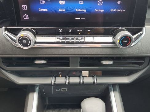 Used 2023 Chevrolet Colorado Trail Boss w/ Technology Package AWD/4WD image 20