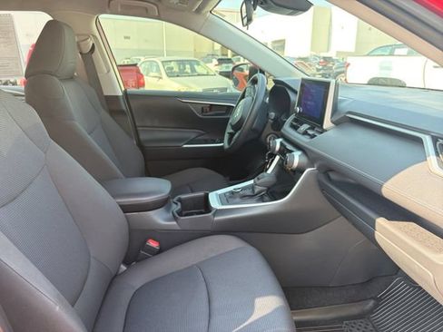 Used 2025 Toyota RAV4 LE AWD/4WD image 19