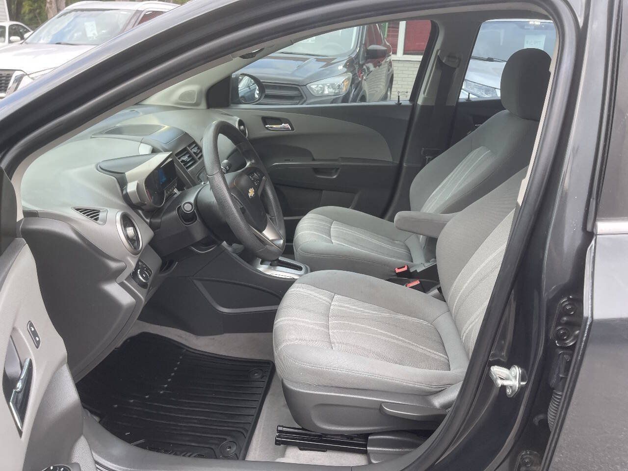 Used 2015 Chevrolet Sonic LT w/ Wheels and Fog Lamp Package FWD image 11