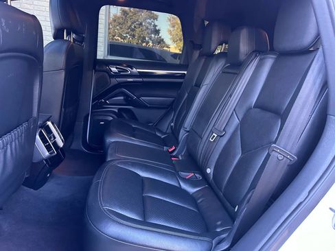 Used 2015 Porsche Cayenne S image 19