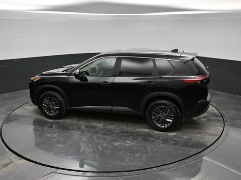 Used 2023 Nissan Rogue S image 25