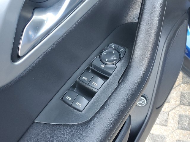 Used 2019 Chevrolet Blazer LT FWD image 23