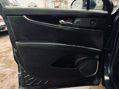 Used 2022 Lincoln Nautilus Reserve w/ Luxury Package image 15