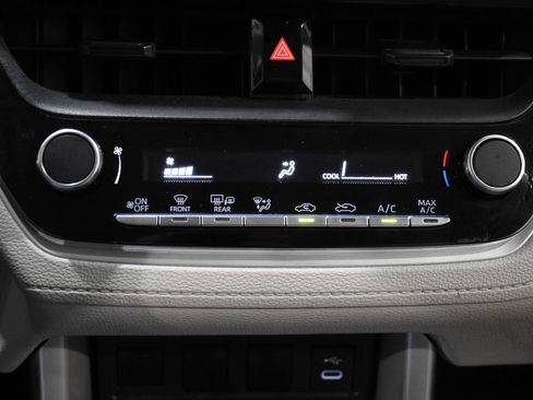 Used 2025 Toyota Corolla Cross L FWD image 19