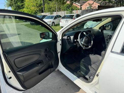 Used 2017 Nissan Versa S Plus FWD image 14