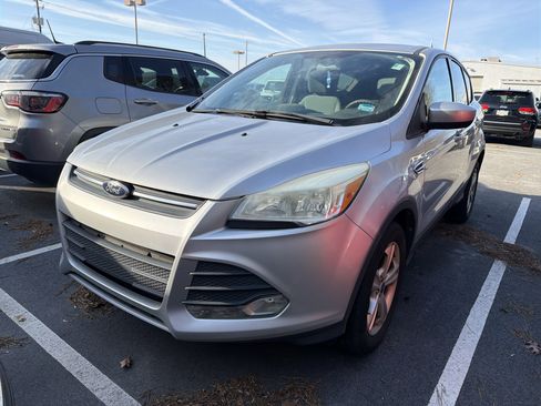 Used 2014 Ford Escape SE image 3
