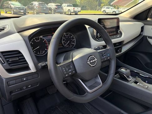 Used 2026 Nissan Rogue Dark Armor FWD image 14