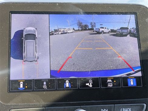 Used 2024 Chevrolet Equinox Premier image 24