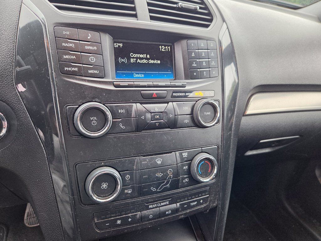 Used 2018 Ford Explorer XLT AWD/4WD image 17