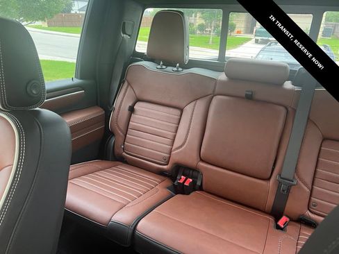 Used 2025 GMC Sierra 2500 Denali Ultimate w/ Max Trailering Package AWD/4WD image 9