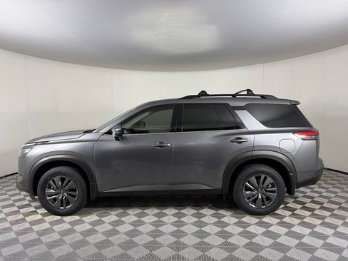 Used 2024 Nissan Pathfinder SV w/ Black Appearance Package AWD/4WD image 10