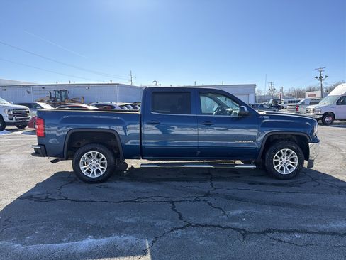 Used 2017 GMC Sierra 1500 SLE w/ SLE Value Package image 4