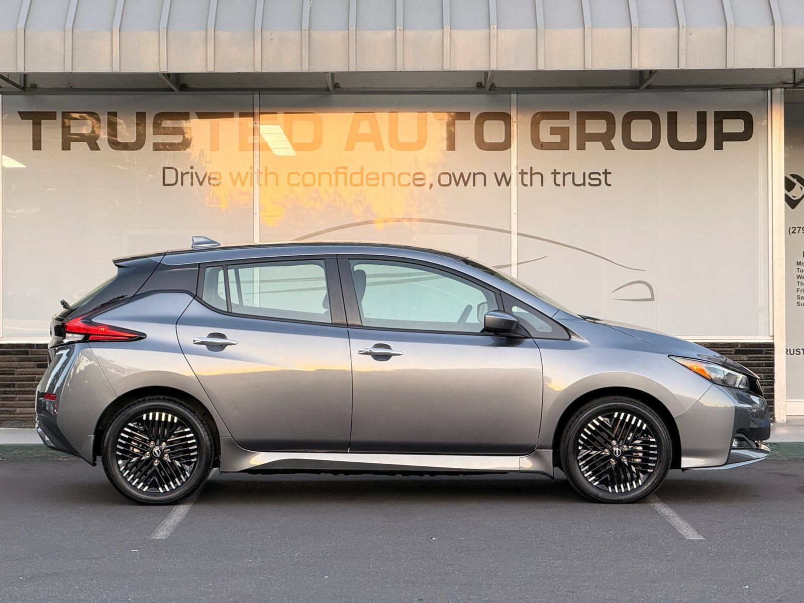 Used 2024 Nissan Leaf SV Plus FWD image 5