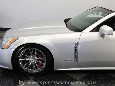 Used 2009 Cadillac XLR image 22