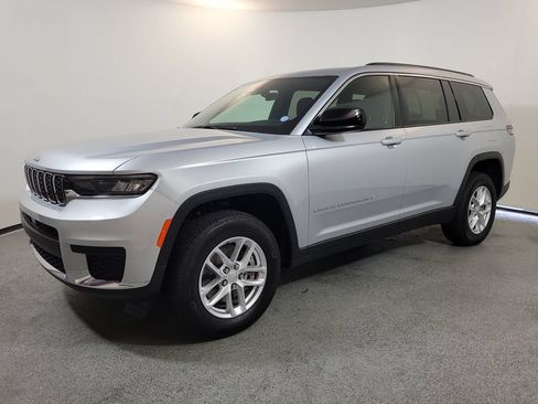 Used 2025 Jeep Grand Cherokee L Laredo w/ Luxury Tech Group I AWD/4WD image 3