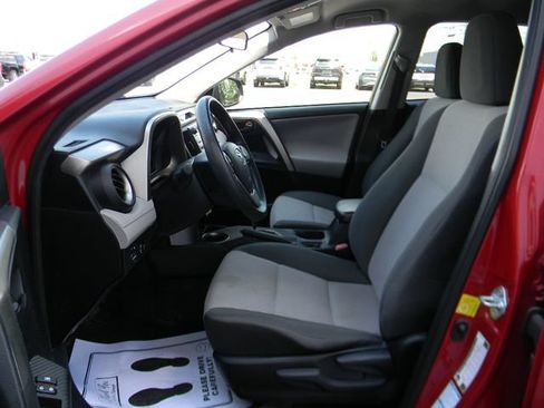 Used 2014 Toyota RAV4 LE AWD/4WD image 15
