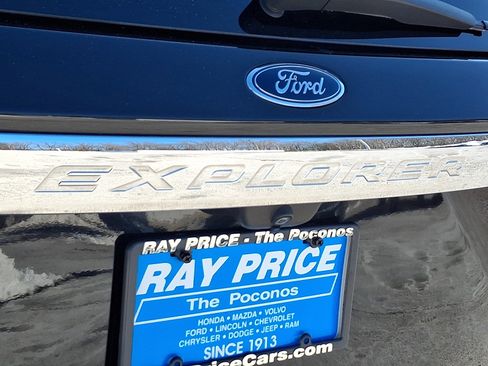 Certified 2022 Ford Explorer XLT w/ Equipment Group 202A image 32